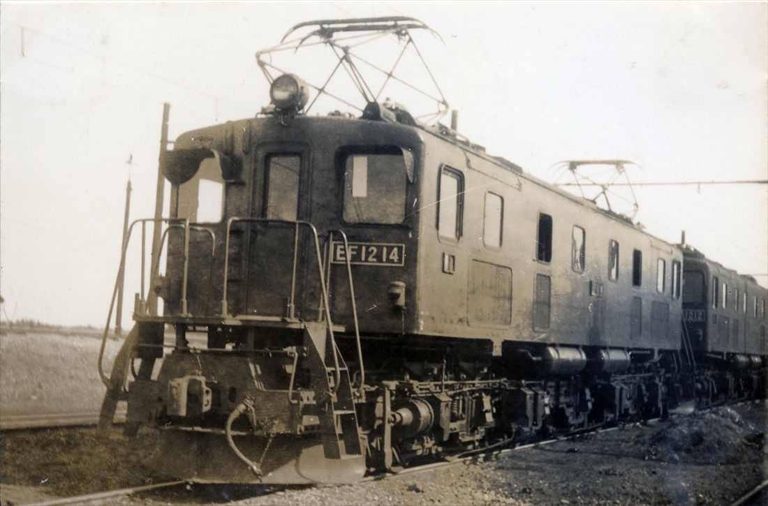 EF10形の改良版として戦時中に製造されたEF12形（写真：大塚康生）