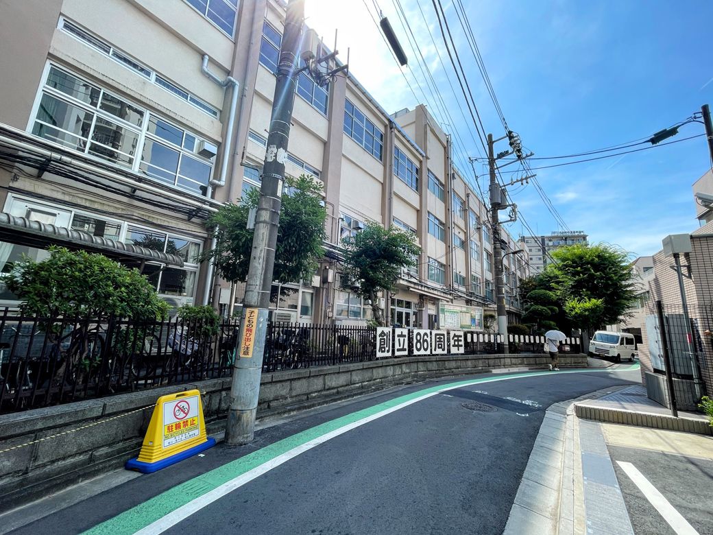 斎藤さんが通った荒川区立第九峡田小学校（筆者撮影）