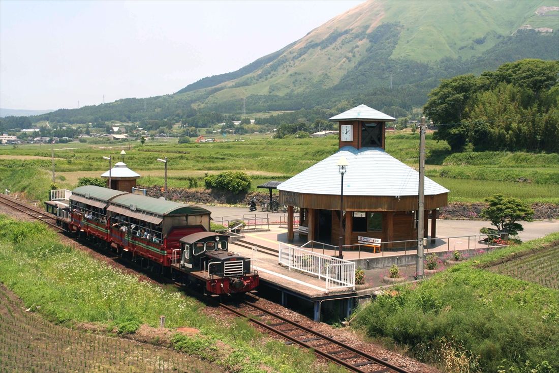 南阿蘇鉄道のトロッコ列車（撮影：南正時）