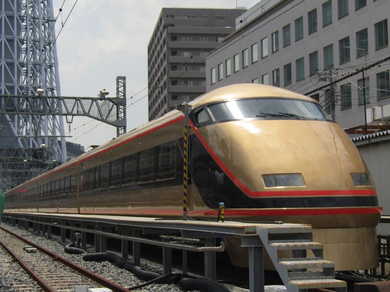 100系 日光詣スペーシア塗装（とうきょうスカイツリー2021年）（筆者撮影）