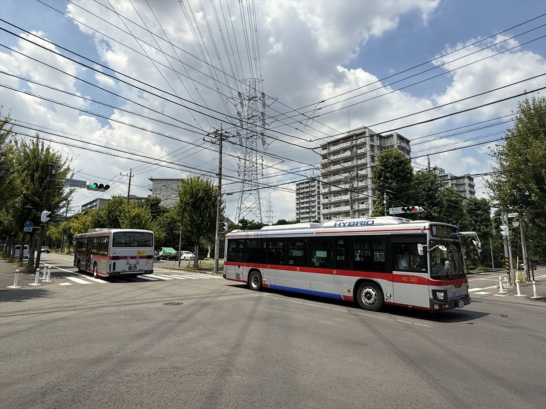 すすき野2丁目。団地が建ち並ぶこの付近にも駅が出来る予定だ（筆者撮影）