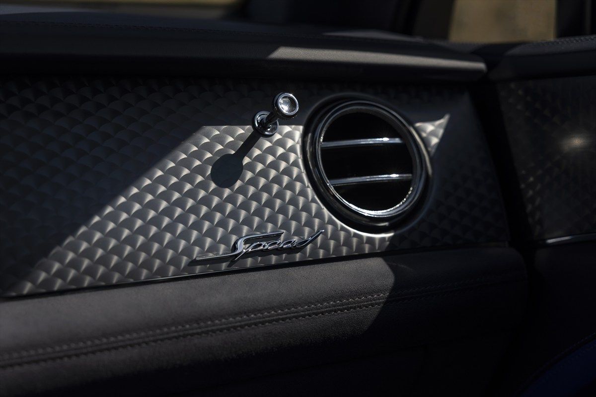 ベントレー ベンテイガ・スピード（写真：Bentley Motors）