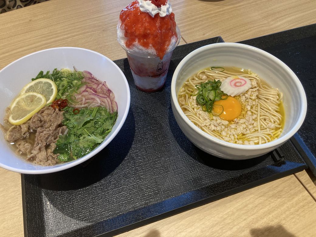2つのフードコートから精鋭たちがそろった（筆者撮影）