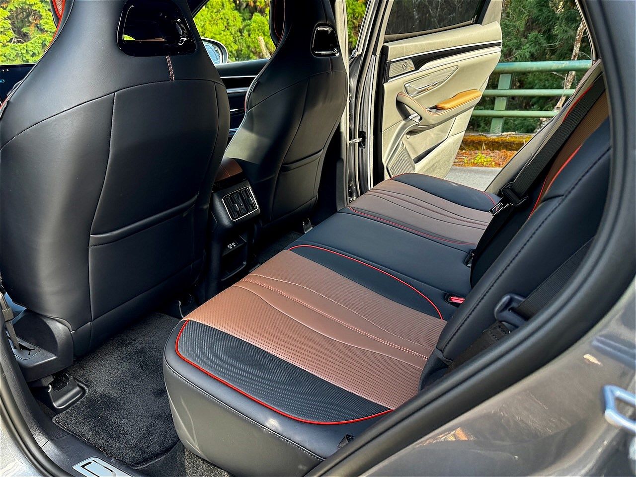 BYD「シーライオン6」（写真：筆者撮影）