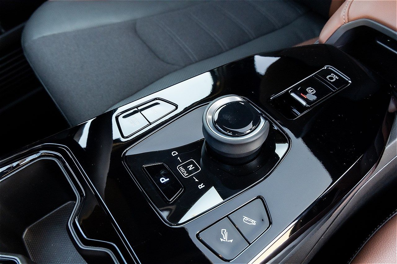 スズキの新型BEV「eビターラ」（写真：三木 宏章）