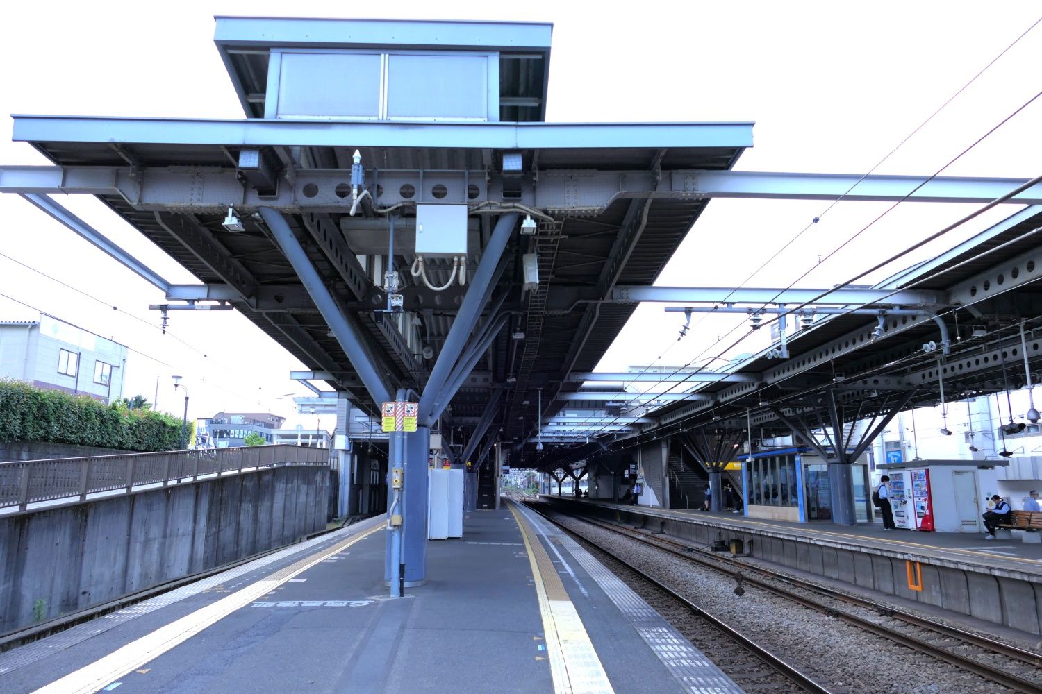 小田急　秦野駅　ホーム