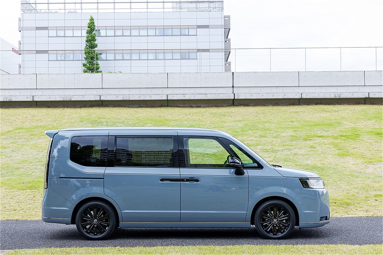 ホンダ「ステップワゴン e：HEV スパーダ  プレミアムライン ブラック エディション」（写真：三木 宏章）