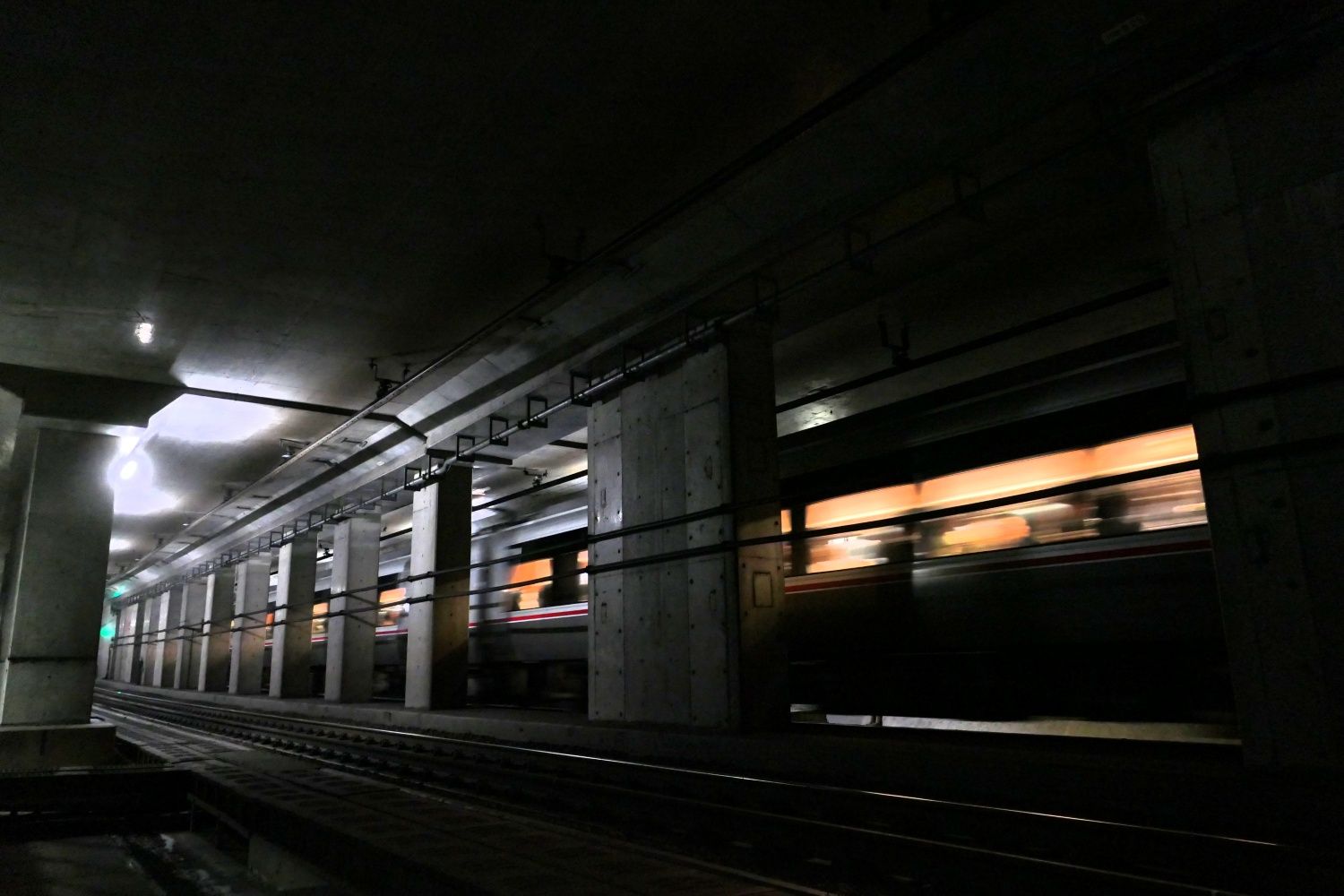 世田谷代田駅　急行線階