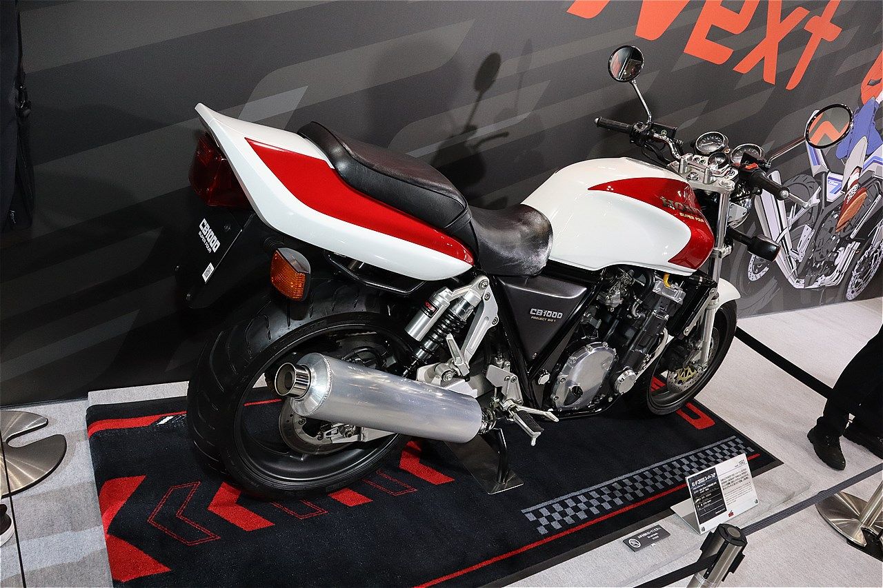 1992年発売のホンダ「CB1000スーパーフォア」（筆者撮影）