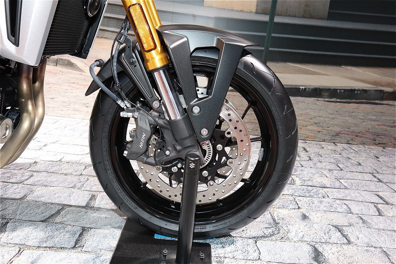 スズキの新型「GSX-8T」（筆者撮影）
