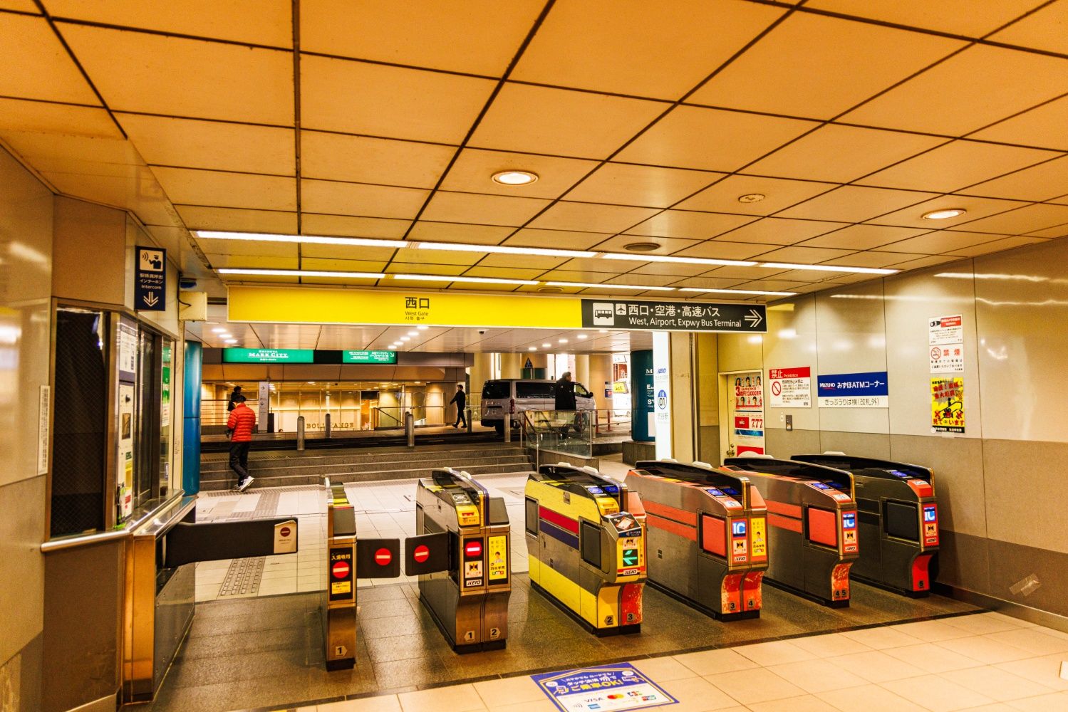 マークシティの1階に出る西口改札。道玄坂方面にはこちらが近い（撮影：鼠入昌史）