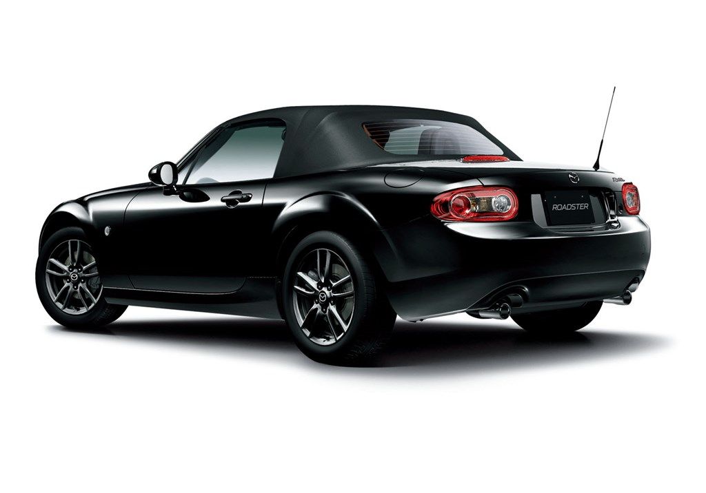 マツダの3代目「ロードスター（NC3）」（写真：マツダ）