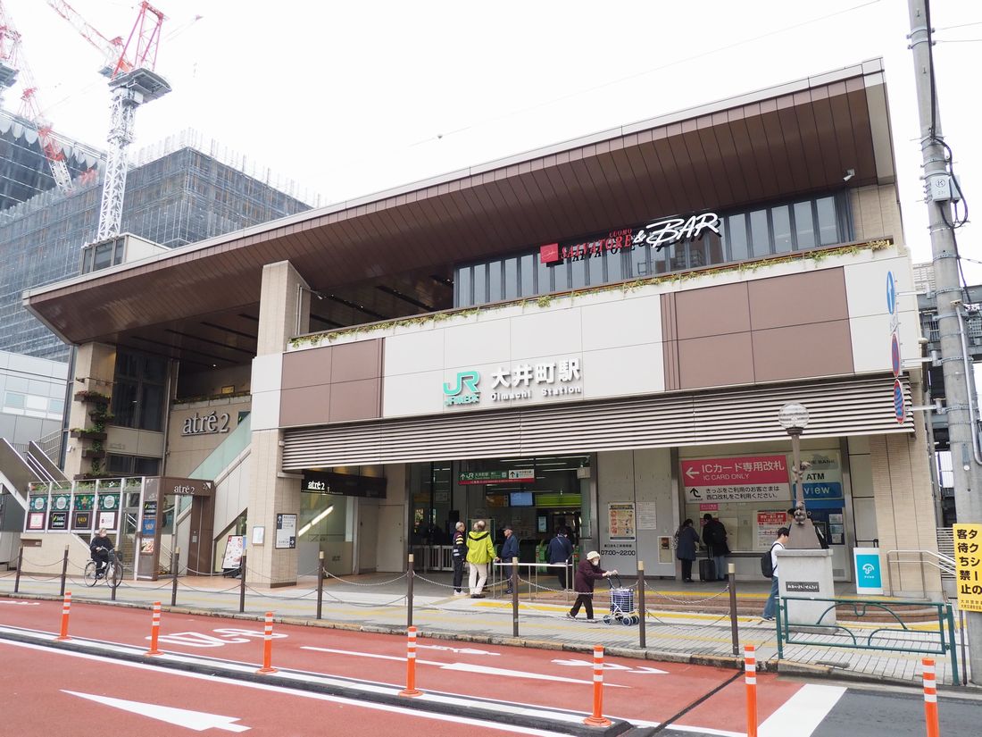 大井町駅の東口駅舎。コンコースを拡張して再開発エリア「大井町トラックス」に直結する改札を新設する予定だ（記者撮影）