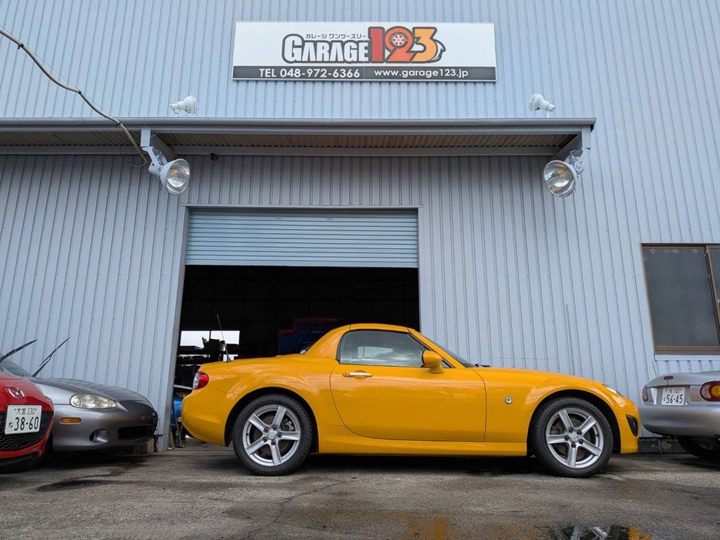 ロードスター中古車専門店「ガレージ123」と3代目ロードスター（写真：ガレージ123）