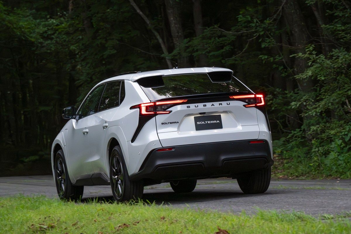 スバル ソルテラ改良型（写真：SUBARU）