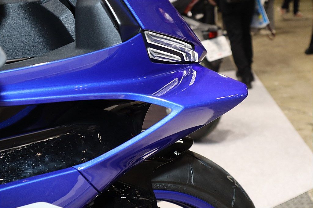 第52回 東京モーターサイクルショーに参考出品されたヤマハ「YZF-R9」（筆者撮影）