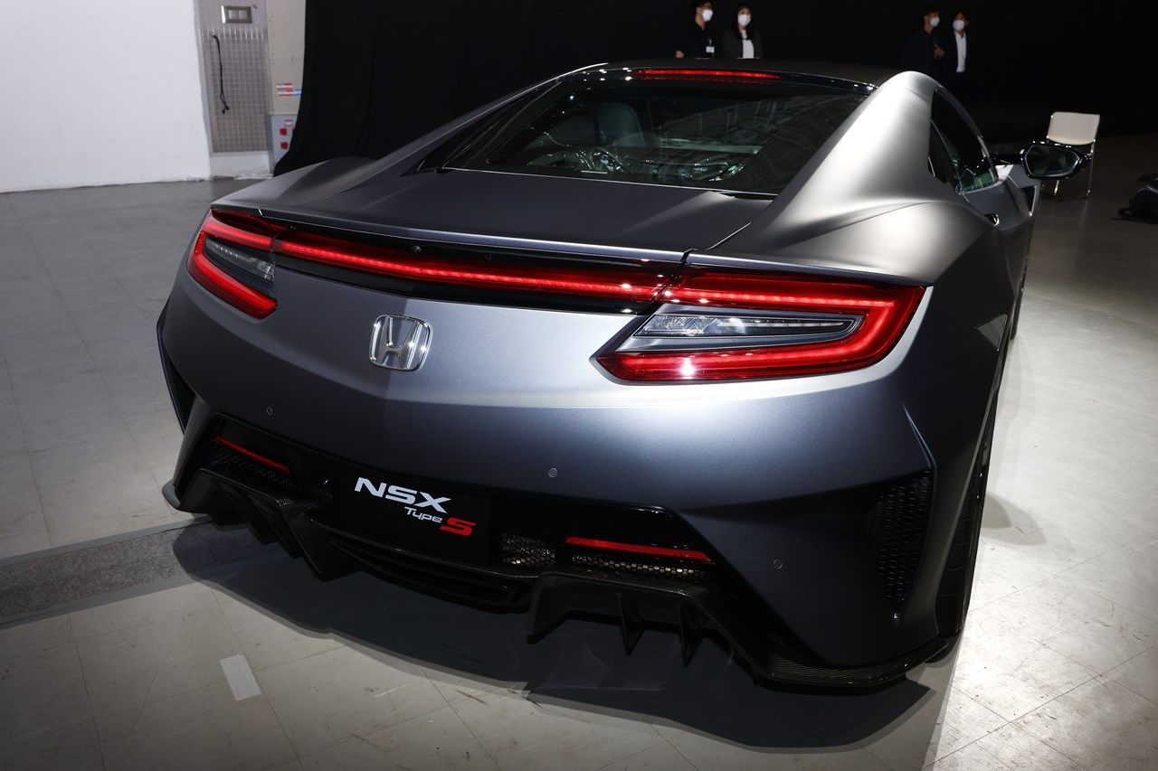 世界限定350台、日本では限定30台で販売されるホンダ「NSX タイプS」（撮影：尾形文繁）