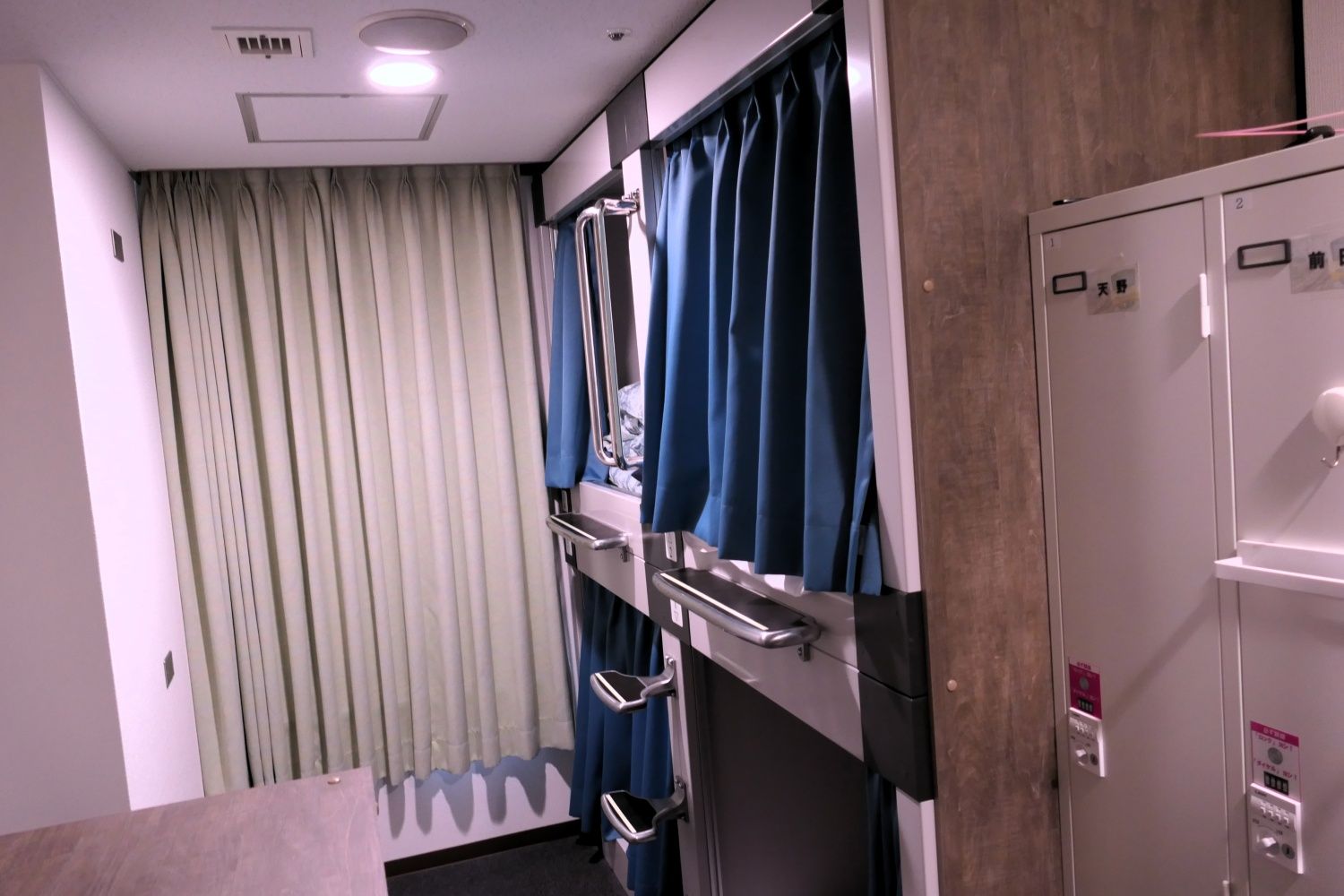 駅員用の休憩室（記者撮影）