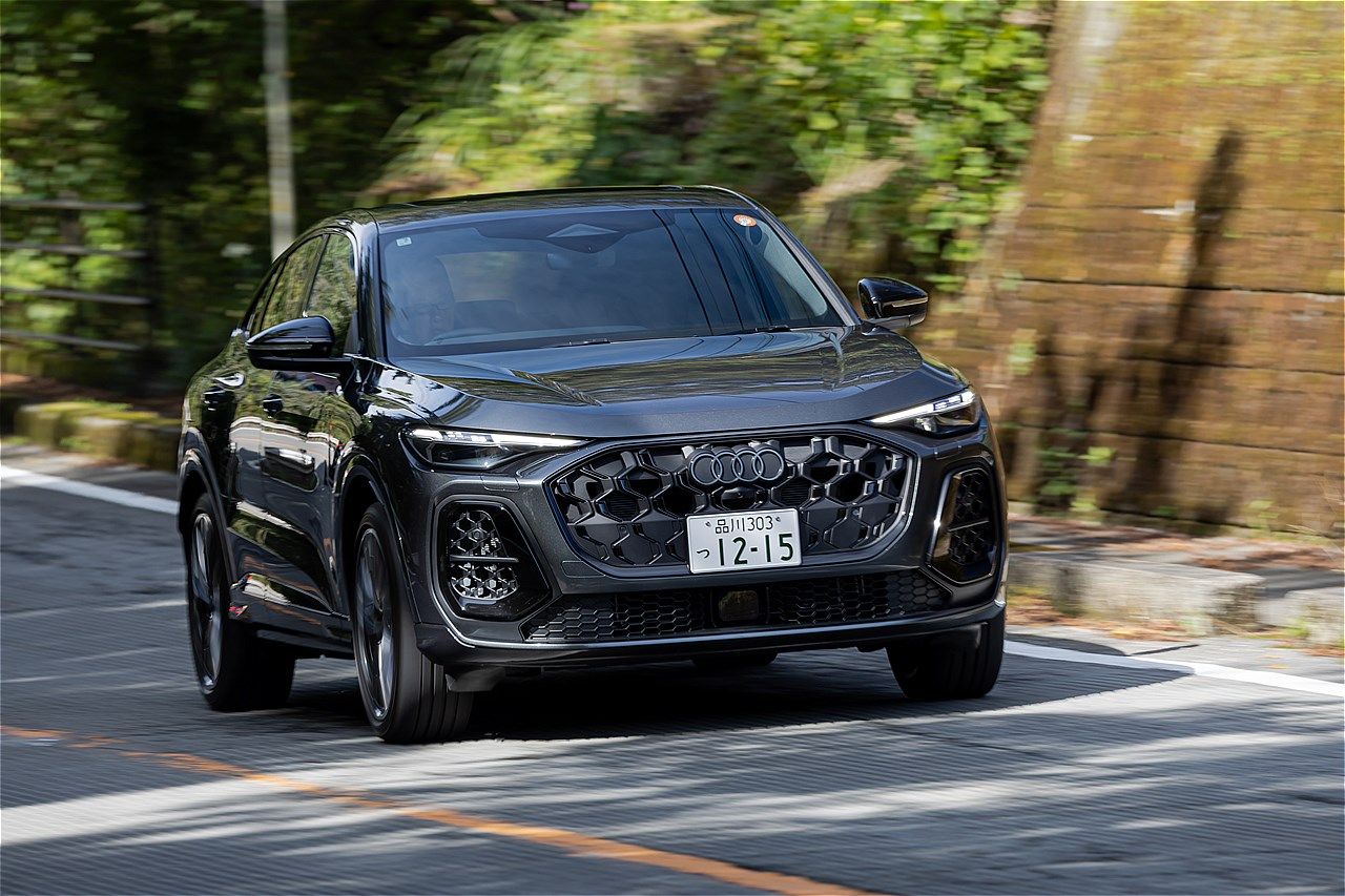 アウディの新型「SQ5スポーツバック」（写真：三木 宏章）