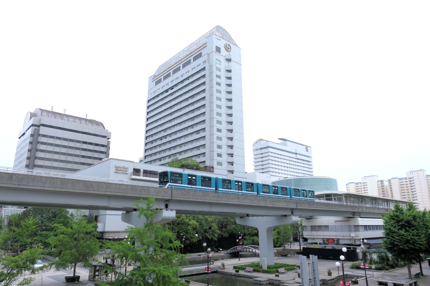 六甲ライナー　アイランドセンター駅