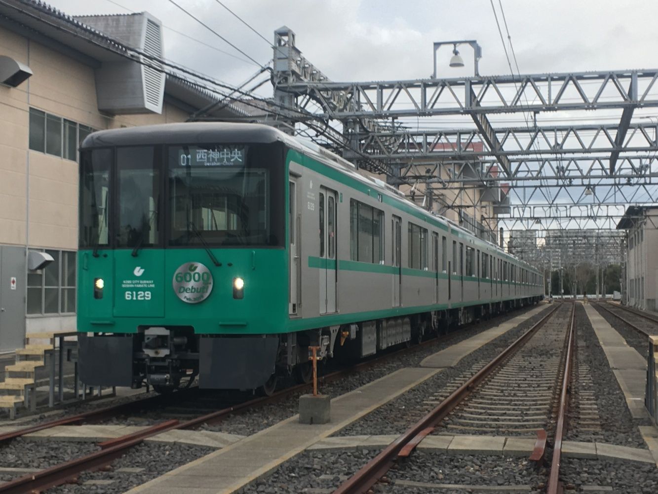 現在の車両「6000形」は2019年にデビューした（筆者撮影）