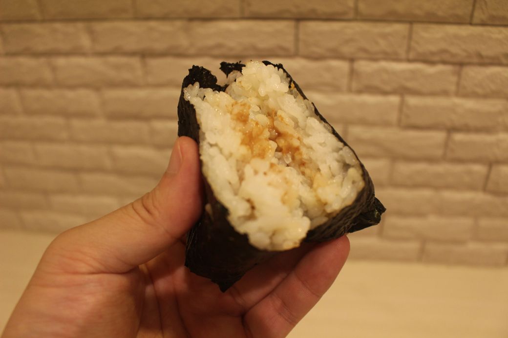 梅むすびの同じく米が立っている（筆者撮影）