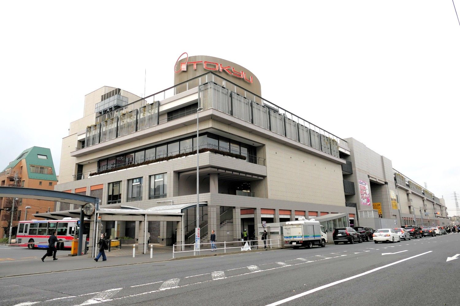 東急電鉄日吉駅　日吉東急アベニュー