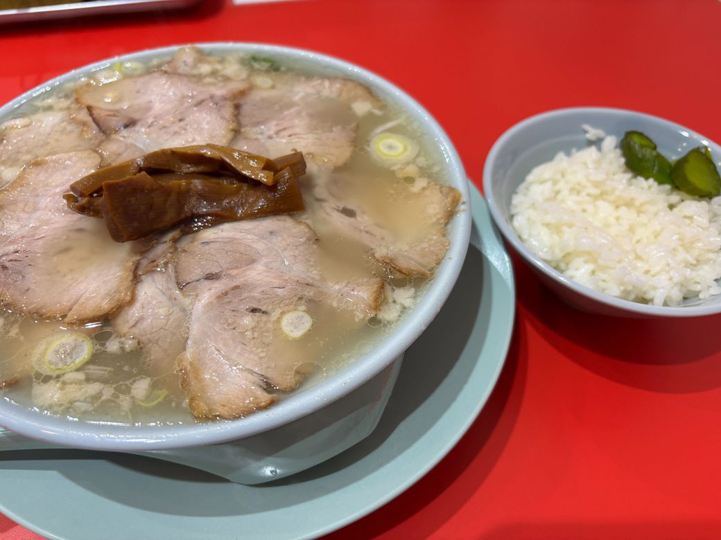 1月1日に東京・平井でオープンした「ラーメン ねぎとん」。初日から長い行列を作った（写真：筆者撮影）