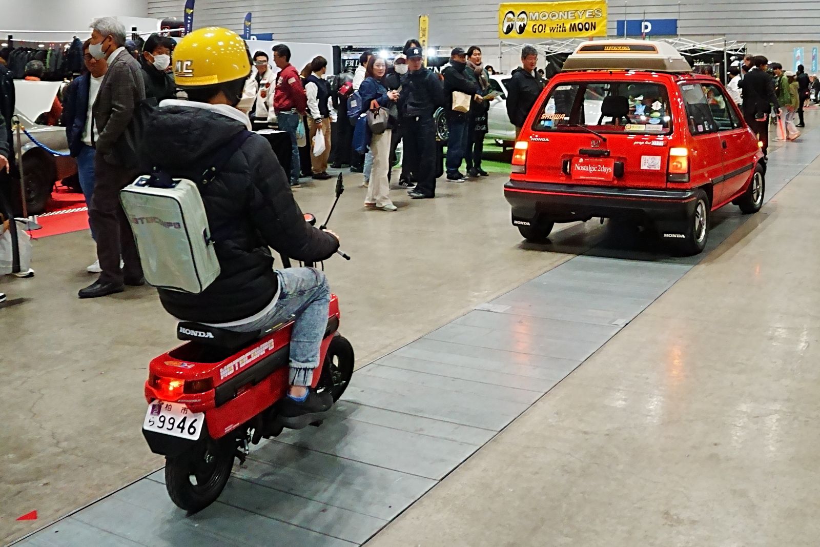 1982年式ホンダ「シティR」とオーナーの“Saka”さん（写真：筆者撮影）