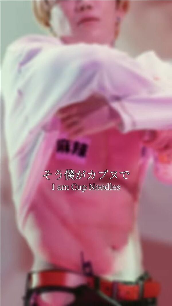 執拗に筋肉を見せる演出など、今回はやりすぎ？（画像：「日清食品」公式サイトより）