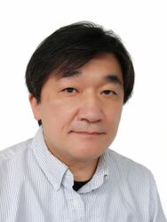 山根 康宏