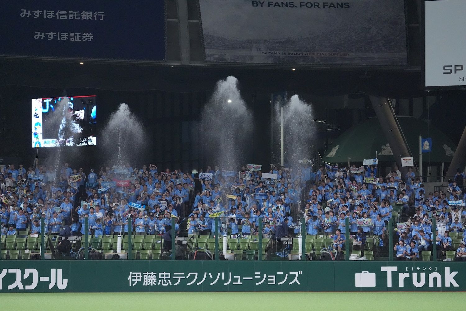 スプラッシュシートの様子（写真：西武ライオンズ）