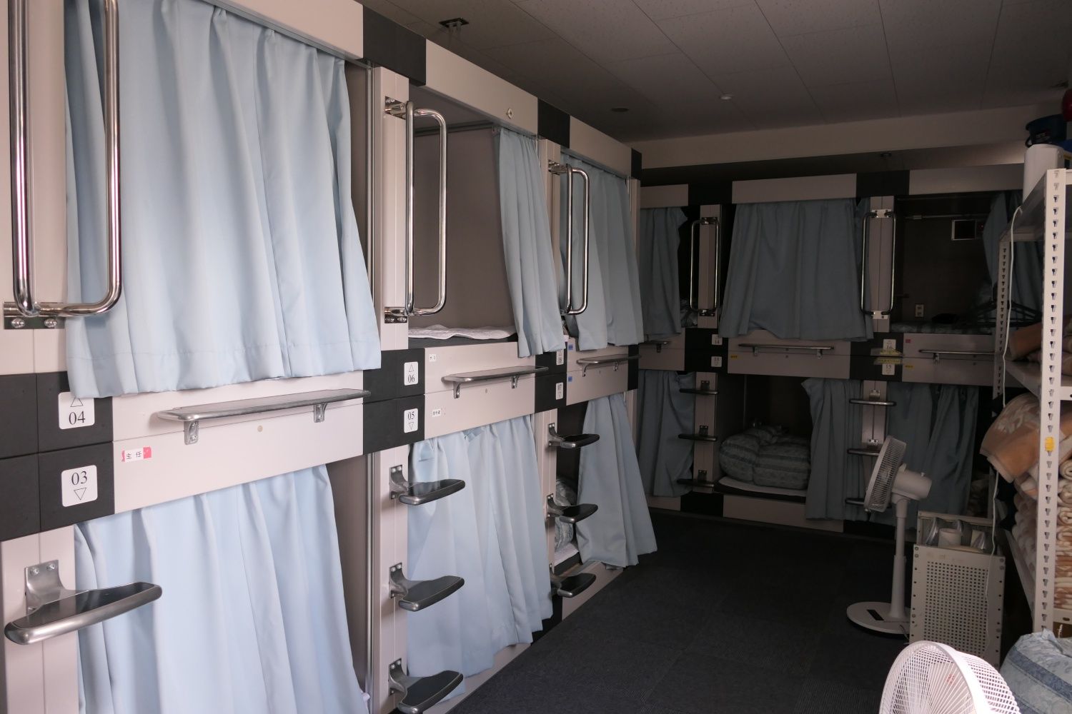 駅員用の仮眠室（記者撮影）