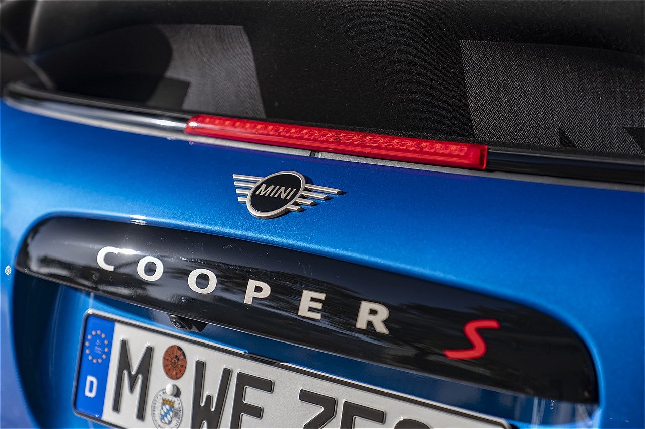 MINI（ミニ）の新型「ミニ・クーパー・コンバーチブルS」（写真：MINI）