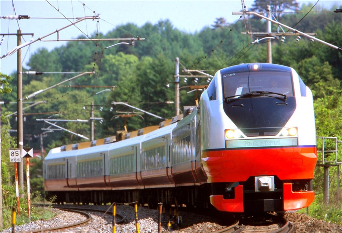 「スーパーはつかり」として運行を開始したE751系（撮影：南正時）