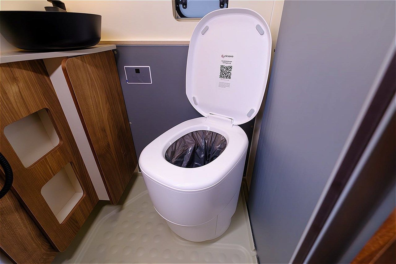 ジャパンキャンピングカーショー2026でトイファクトリーが発表した新型「ダヴィンチ6.0」（写真：トイファクトリー）