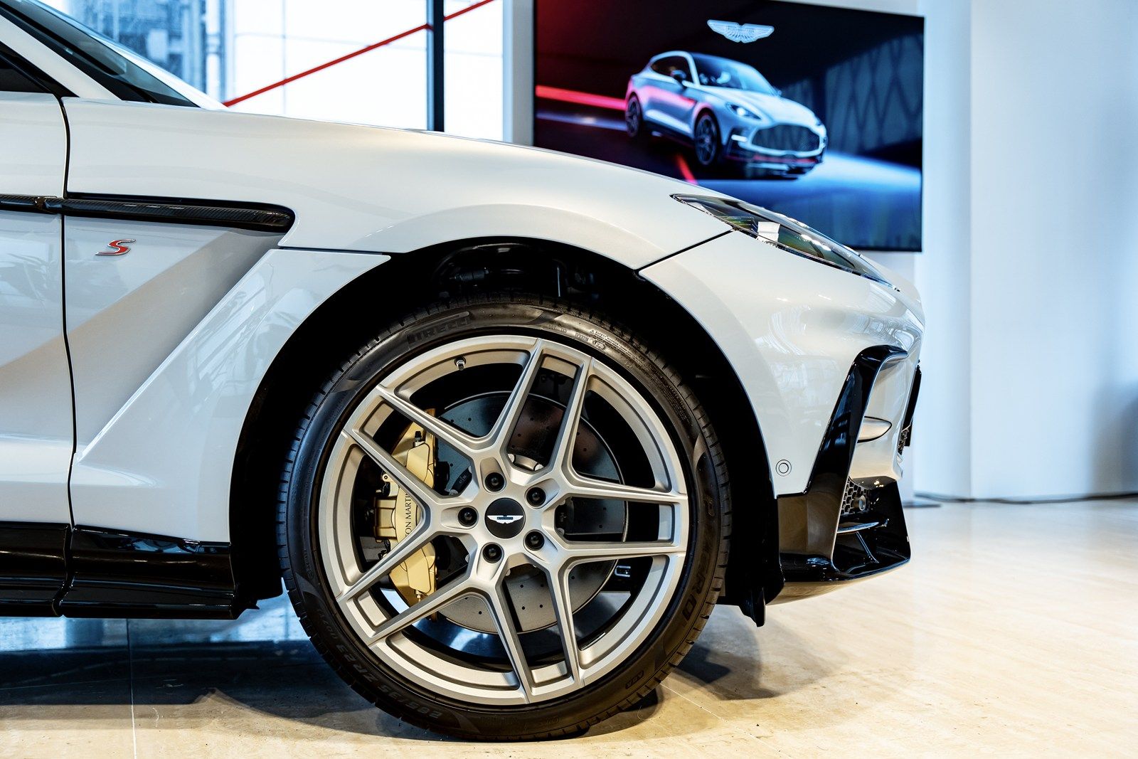 アストンマーティン DBX S（写真:Aston Martin Japan）