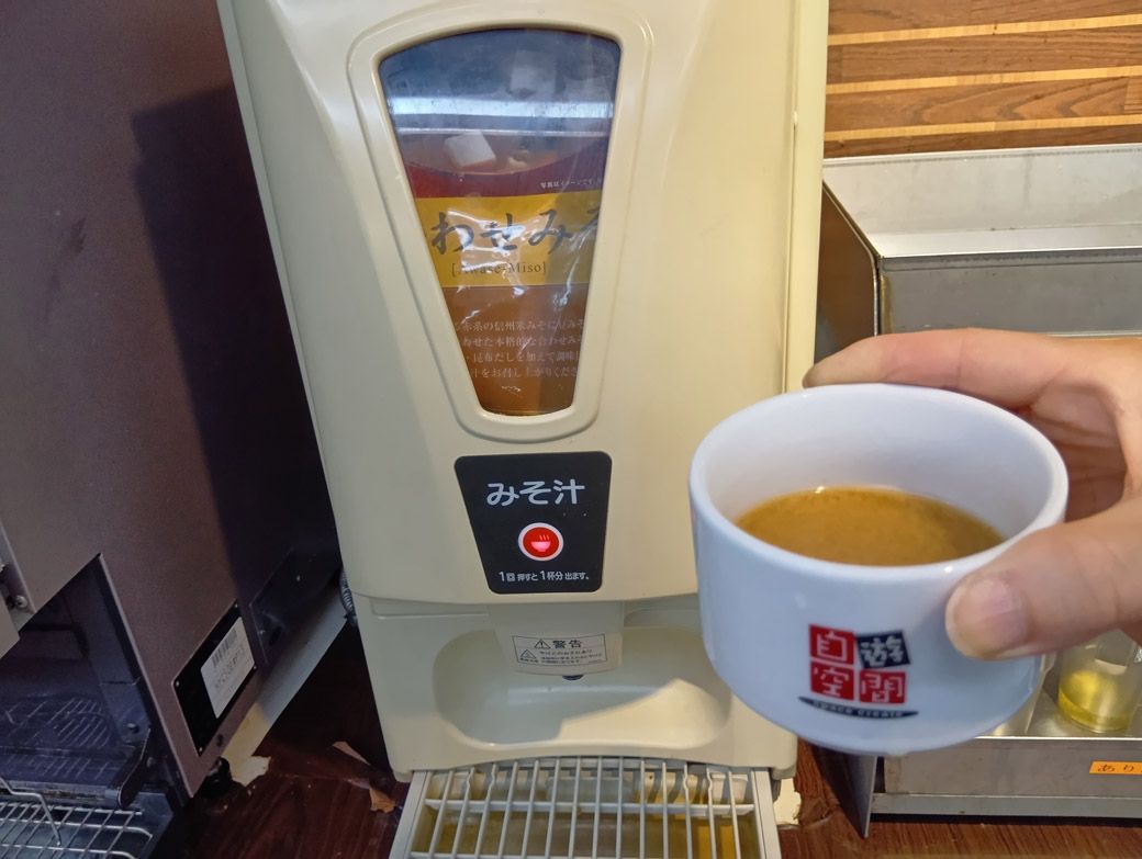 CCレモンやメロンソーダなど、ドリンクバーの王道メニューもちゃんとあった（筆者撮影）