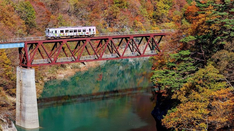 はやぶさ通過もなんのその､福島ご当地鉄道事情 ｢乗っているだけで楽しい｣絶景路線が勢ぞろい | トラベル最前線 | 東洋経済オンライン