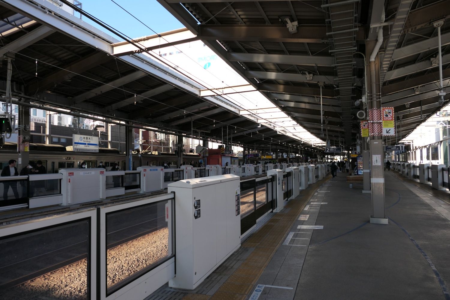 本厚木駅の下りホーム（記者撮影）