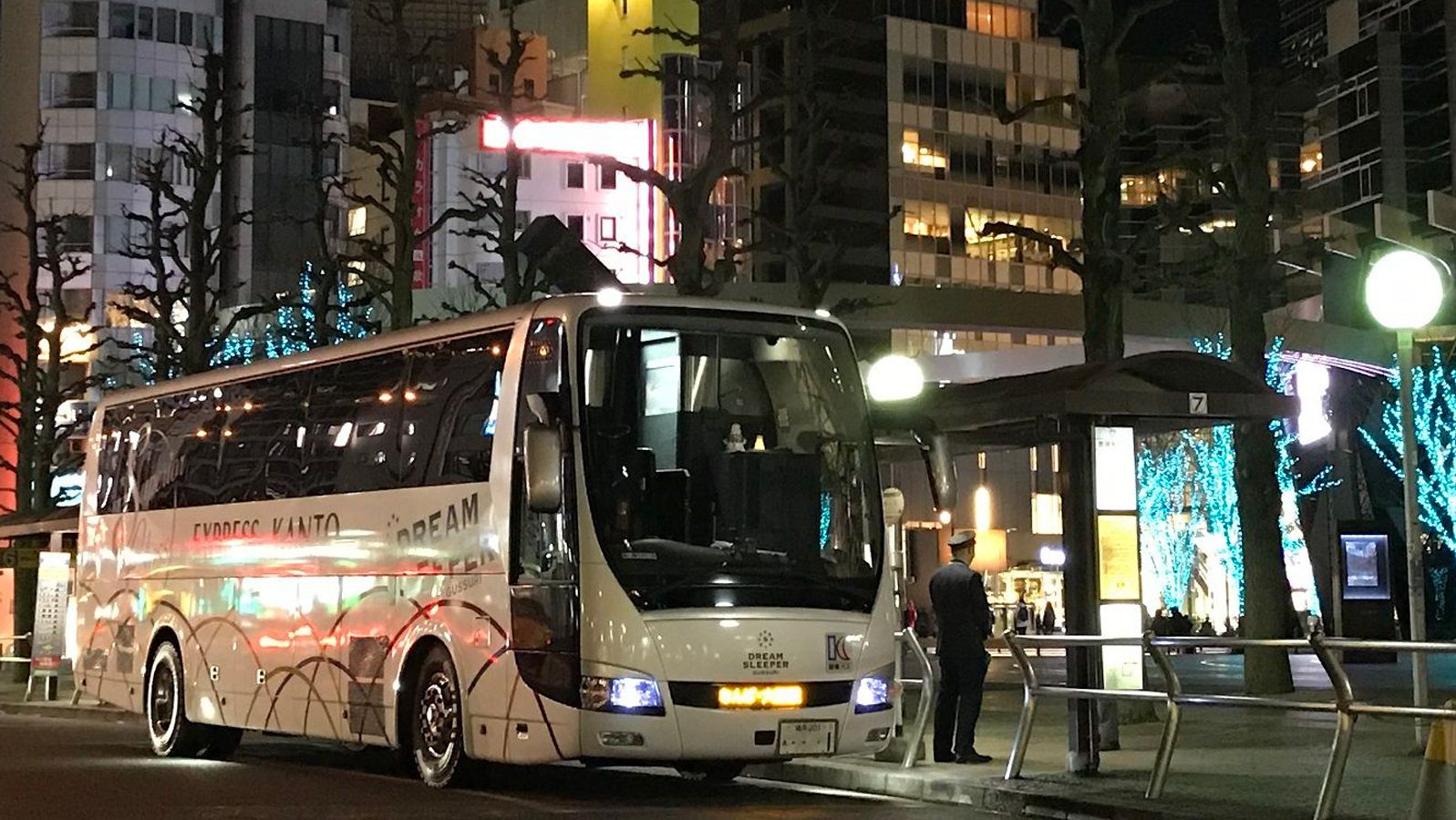 1台わずか11席！個室で｢安眠できる｣夜行バス ｢ドリームスリーパー東京大阪号｣旅のすすめ | ローカル線･公共交通 | 東洋経済オンライン