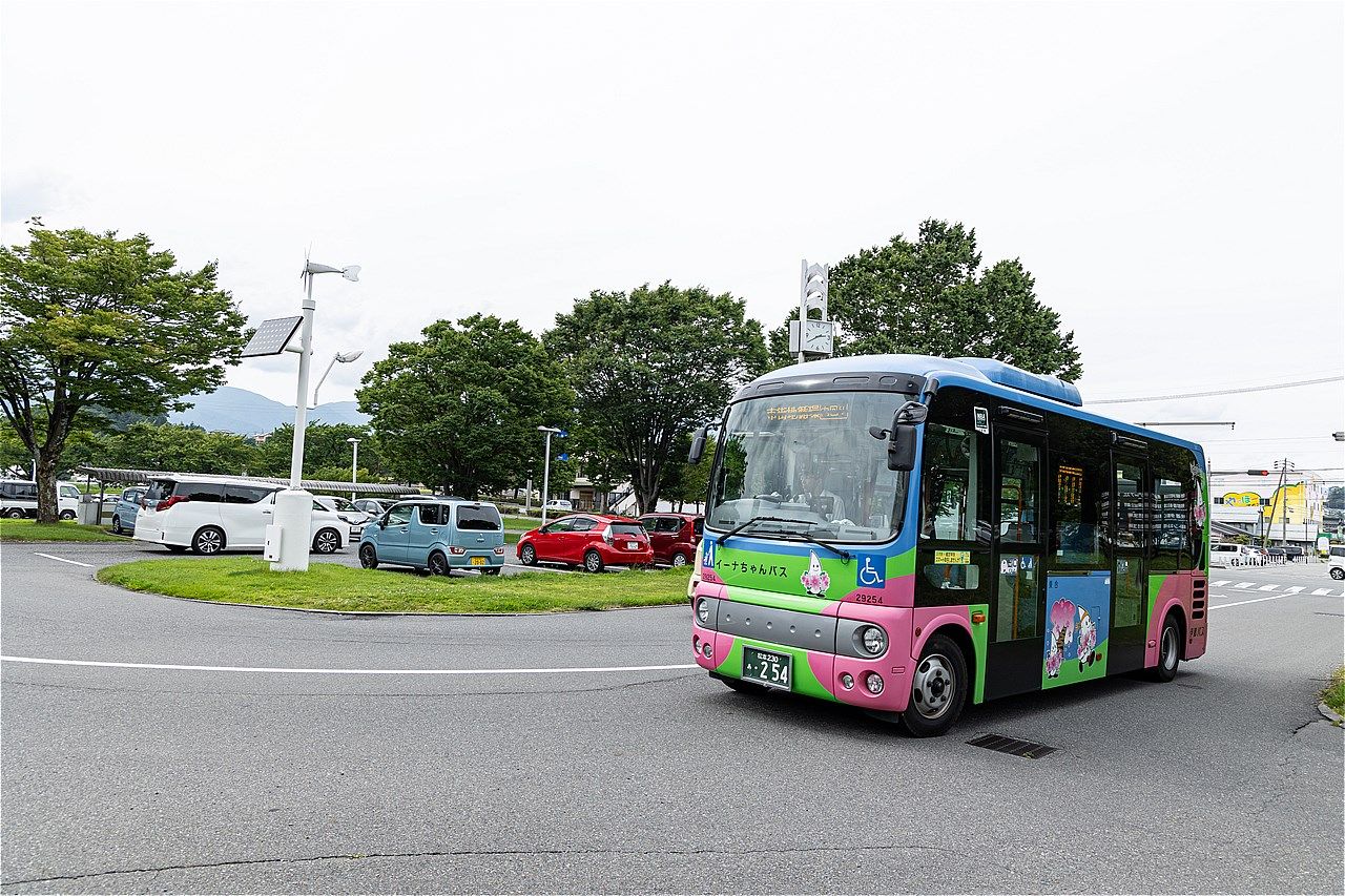 伊那市役所で行われたEV出発式の様子（筆者撮影）