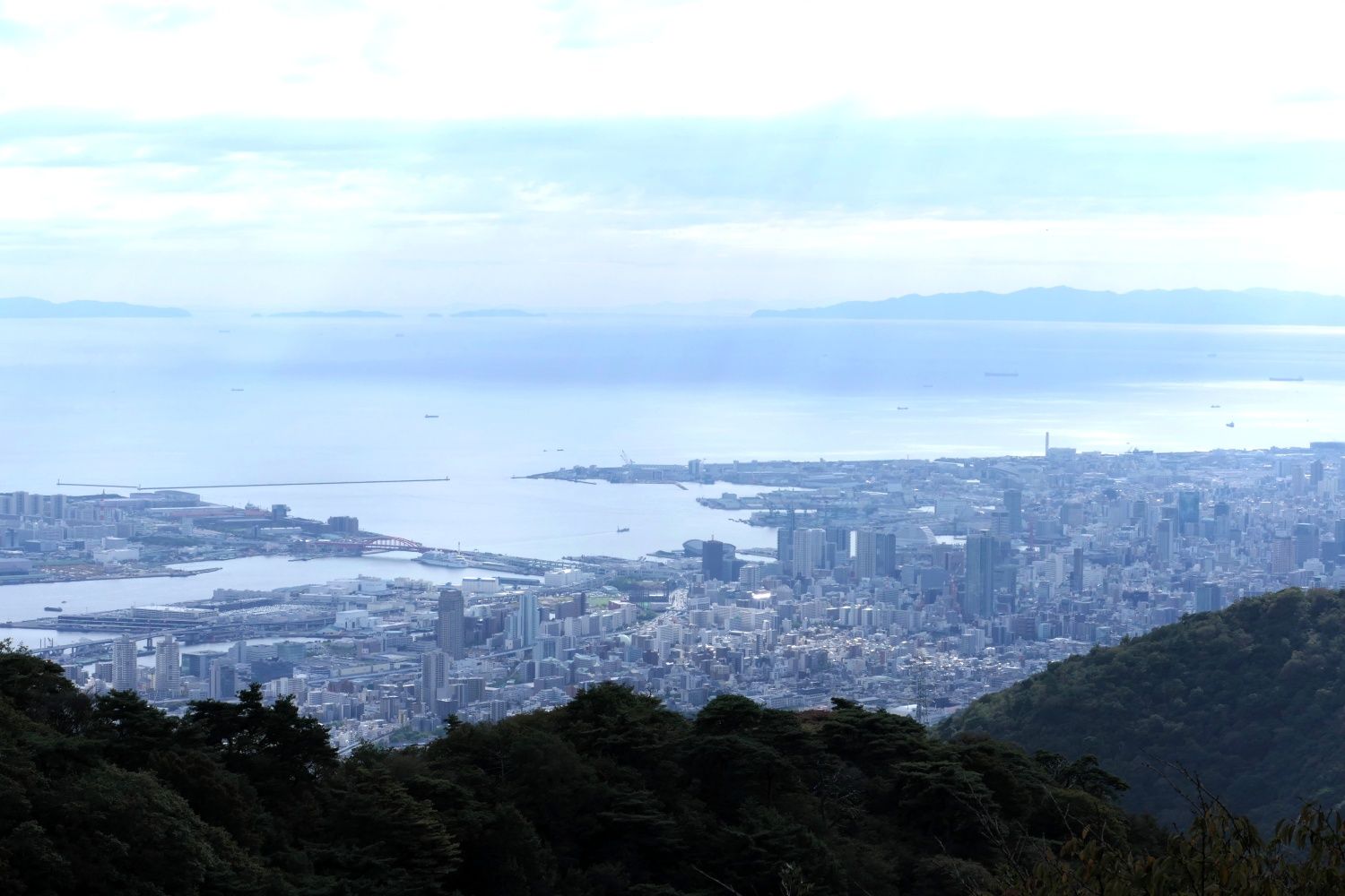 六甲山上駅付近からの眺め（編集部撮影）