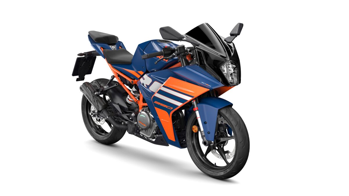 ライバルマシンと言えるKTMのRC390（写真：KTM）