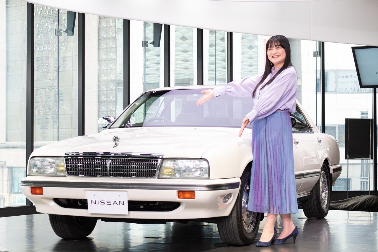 伊藤かずえさんと愛車の写真など（写真：日産自動車）