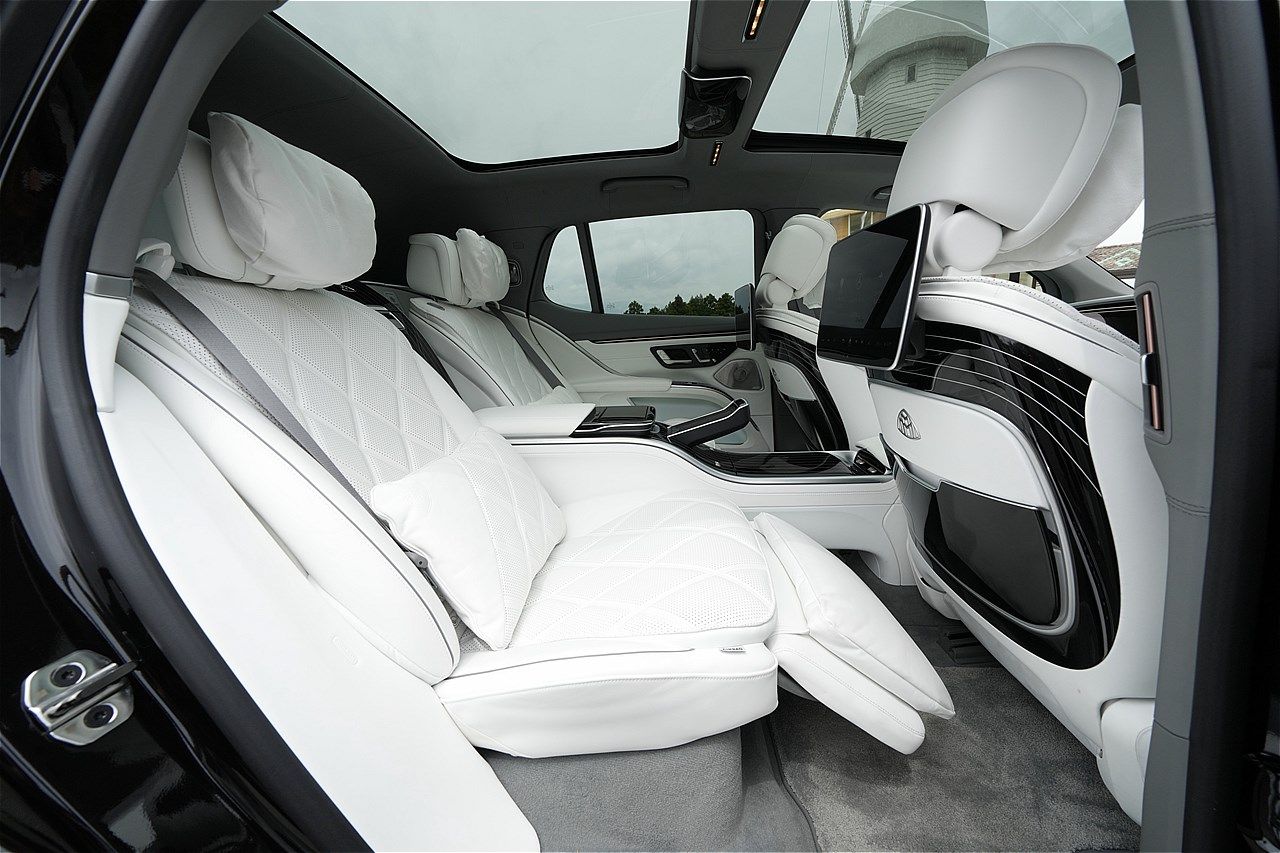 メルセデス・マイバッハ「EQS680 SUV」（写真：メルセデス・ベンツ日本）