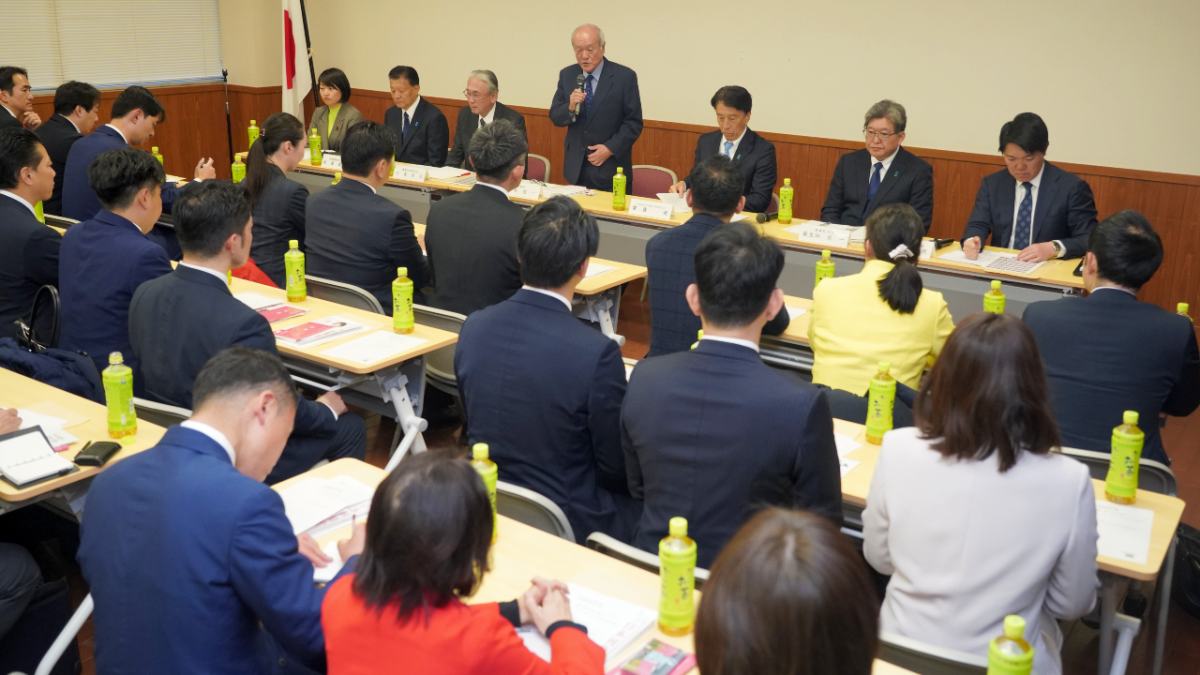 自民党の新人議員研修会