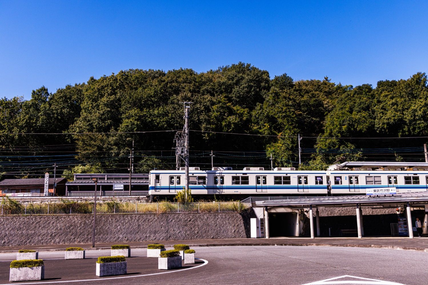 東武竹沢駅の駅前広場