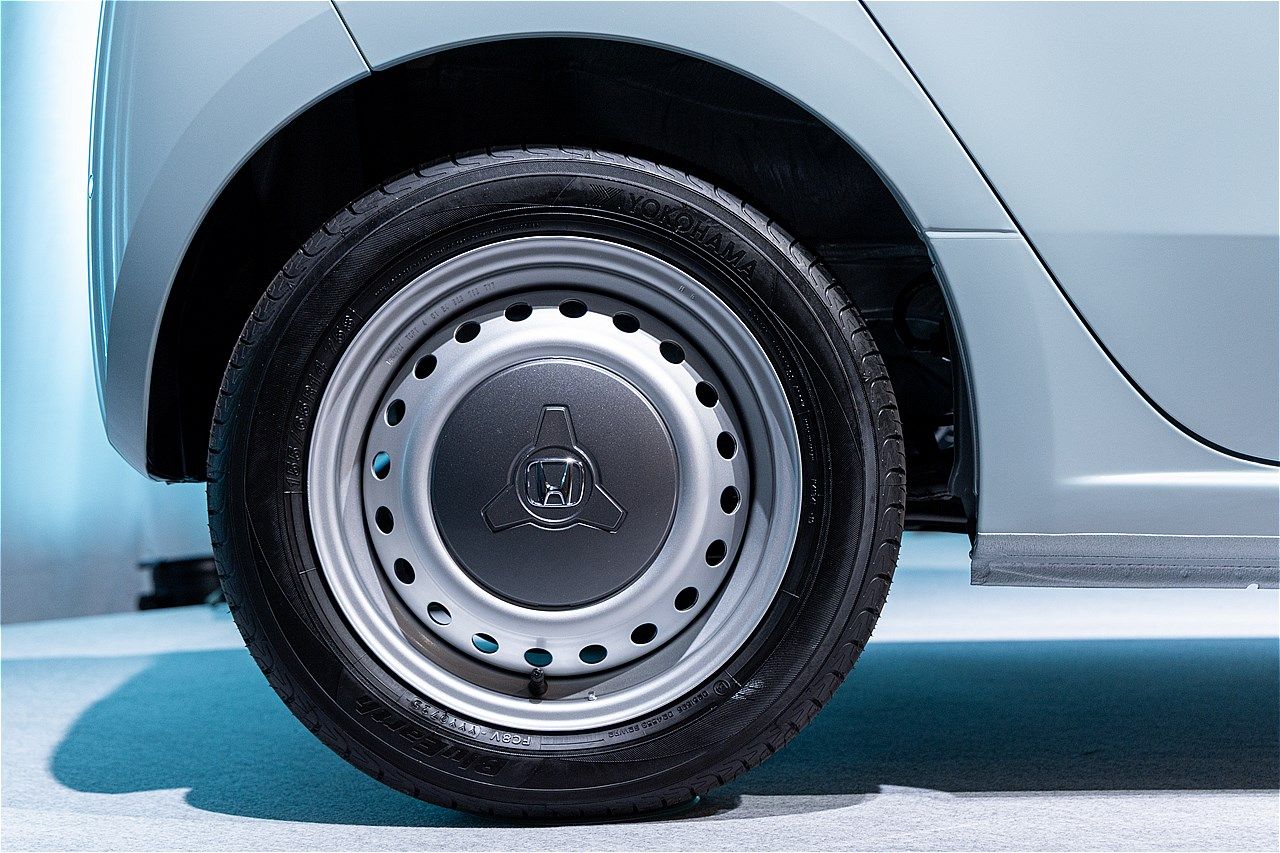 ホンダの新型軽乗用EV「N-ONE e:」（写真：三木 宏章）