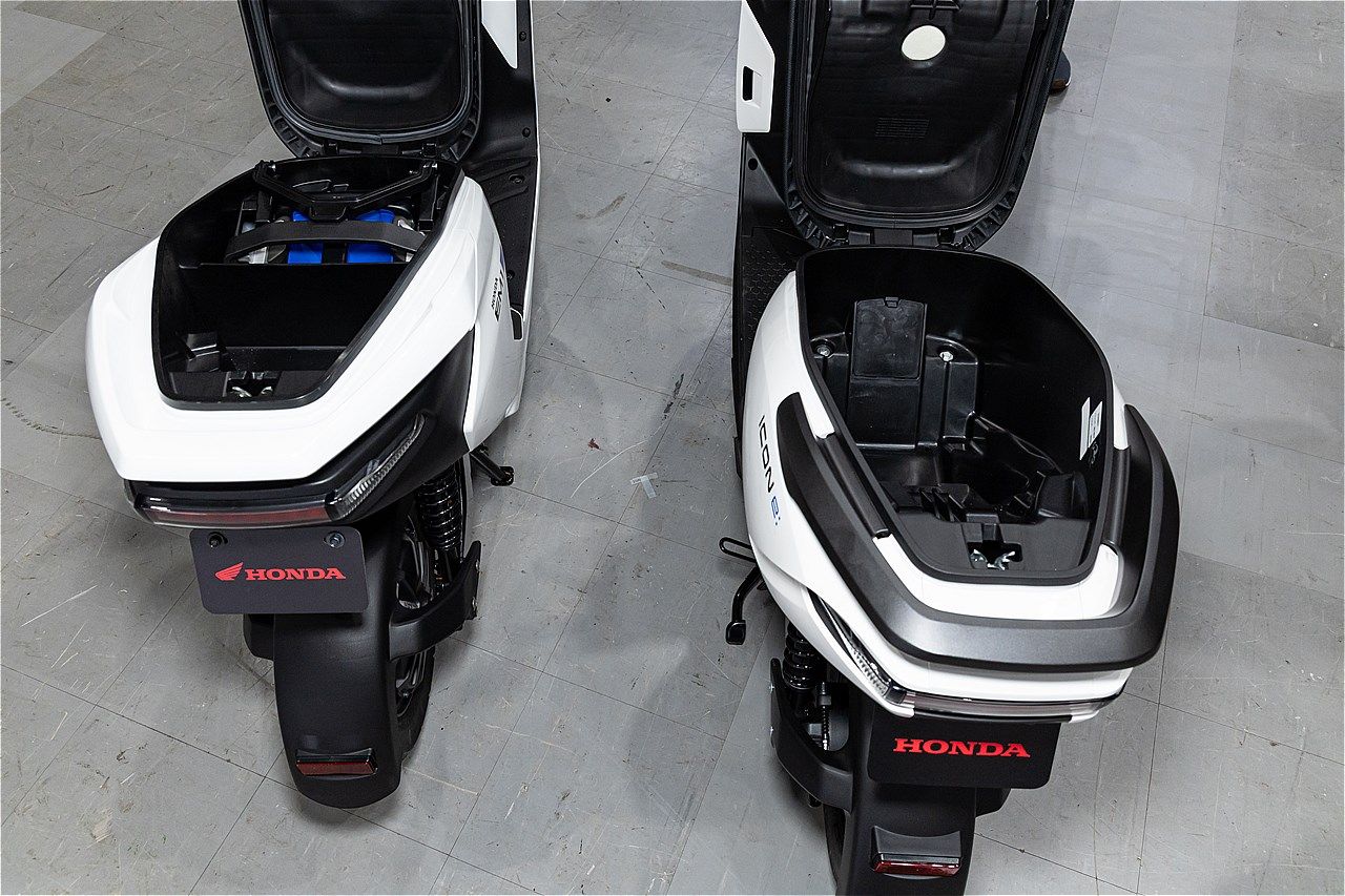 アイコンe:とEM1e:の比較（写真：三木 宏章）